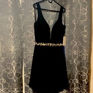 NWT, Nox Anabel- Young Women’s/ women’s size XL, Black prom dress. NWT
